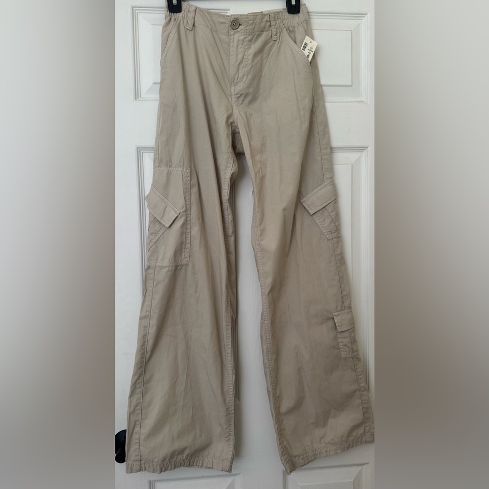 Aeropostale Low Rise Cargo No Stretch Pants.